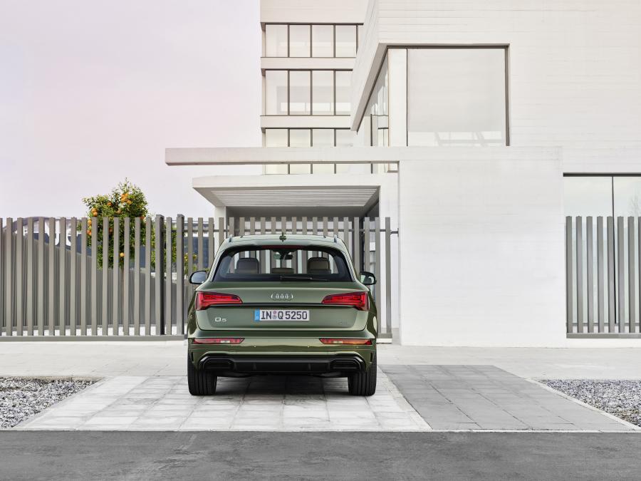  Audi Q5 40 TDI Quattro S-Line 2020 года  (WW) (фото 6 из 89)